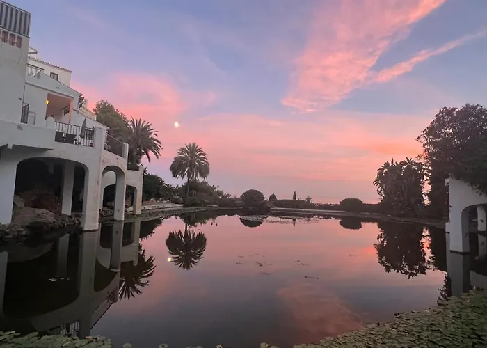 Апартаменти Burriana Playa Sea View Нерха